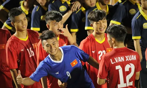 Mất người U19 Việt Nam vẫn lên ngôi vô địch