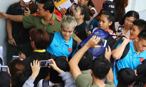 Văn Toàn thay kiểu tóc, mong đổi vận ở ASIAD 2018