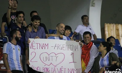 CĐV Argentina đặc biệt trên sân Thống Nhất