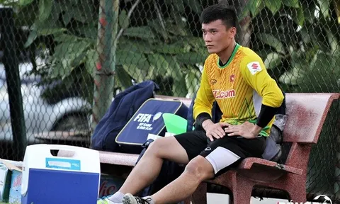 Thêm một thủ môn U22 Việt Nam gặp chấn thương