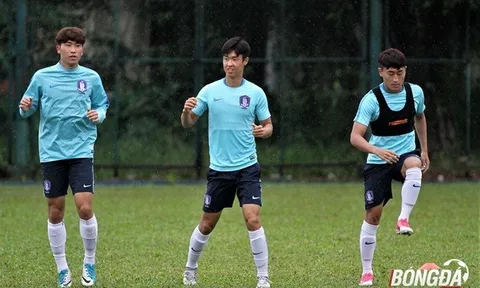 Sợ lộ bài U22 Hàn Quốc "đàm phán" với truyền thông