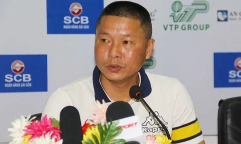 Chạm 1 tay vào ngôi vương V-League 2018, HLV Hà Nội FC nói gì?