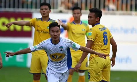 HLV HAGL nói gì về tân binh U23 Việt Nam sau trận thua SLNA?