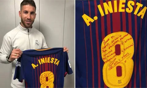 Iniesta bất ngờ tặng áo đấu El Clasico cuối cùng cho Ramos