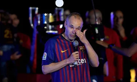 Iniesta khóc nức nở trong trận đấu cuối cùng dưới màu áo Barca