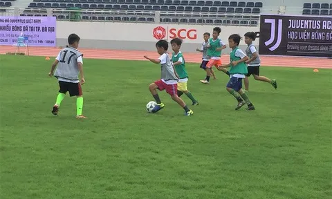 Xem buổi tuyển quân đầu tiên của Học viện bóng đá Juventus Việt Nam