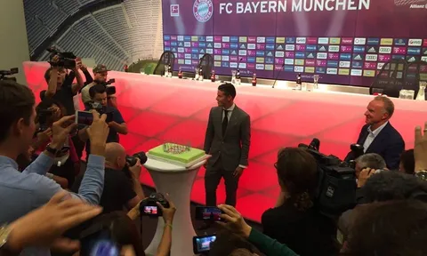 Bayern gây bất ngờ cho James Rodriguez trong ngày ra mắt