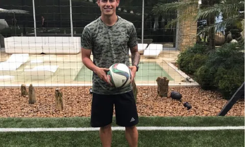 James Rodriguez khoe tóc mới, Ronaldo chê tơi tả