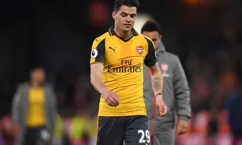 Jamie Redknapp: Mua Xhaka là sai lầm lớn nhất mùa của Arsenal