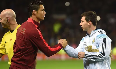 Roy Keane đưa ra "phán quyết" cuối cùng về Ronaldo và Messi