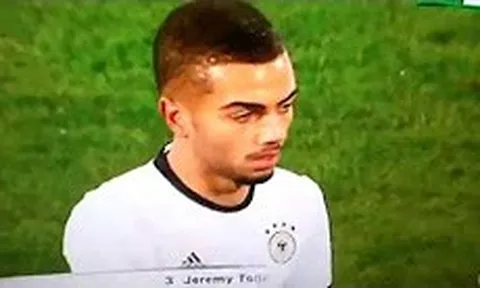Jeremy Toljan, người sẽ thay thế Walker tại Tottenham?