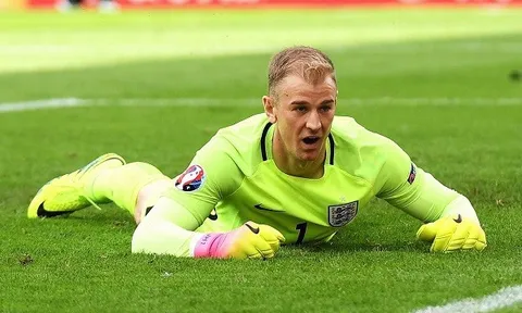Southgate lý giải nguyên nhân ông loại Wilshere và Hart