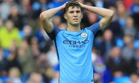 John Stones chơi như thế nào ở mùa giải đầu tiên khoác áo Man City?