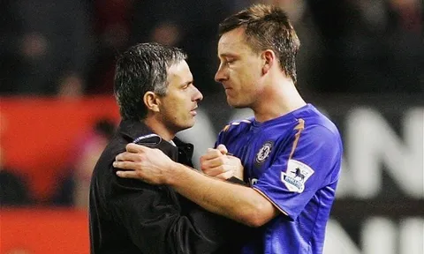 SỐC: John Terry sẽ đến Manchester United?