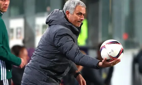 Jose Mourinho dùng 2 từ để nói về màn trình diễn của Man United