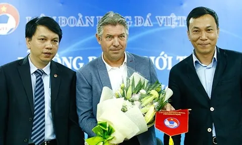 VFF sắp gia hạn hợp đồng với GĐKT Jurgen Gede