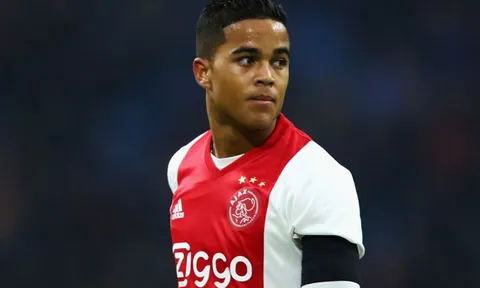 Kluivert mơ về Barca, “thả thính” Man United