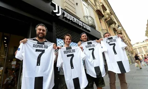 Juventus có bù lại được phí chuyển nhượng từ tiền bán áo đấu Ronaldo?
