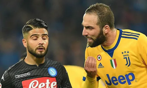 Juventus có gấp đôi lợi thế so với Napoli tại Serie A