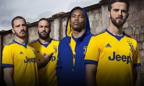 Juventus khoe ảnh, Chelsea chỉ biết câm nín