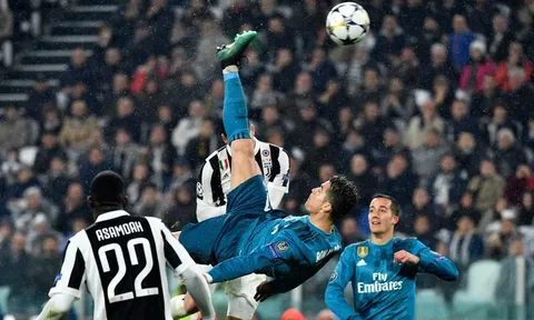 Juventus quyết mua Ronaldo ngay sau cú 'ngã bàn đèn' thần thánh
