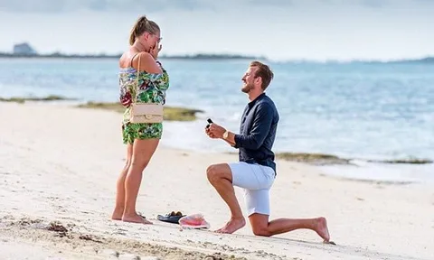 Màn cầu hôn đậm chất ngôn tình của Harry Kane trên bờ biển