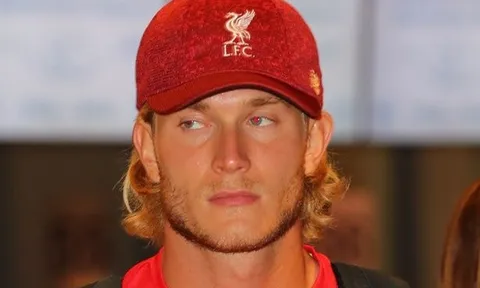 Karius như 'mất sổ gạo' khi cùng Liverpool hành quân sang Mỹ