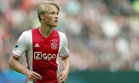 Kasper Dolberg - Kẻ khiến Man United phải dè chừng là ai?