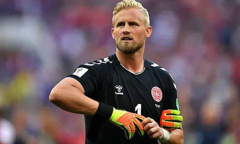 Kasper Schmeichel: "Con cũng có thể trở thành người khổng lồ!"