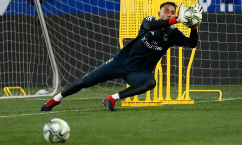 Keylor Navas nỗ lực thể hiện trước tin đồn Courtois gia nhập Real