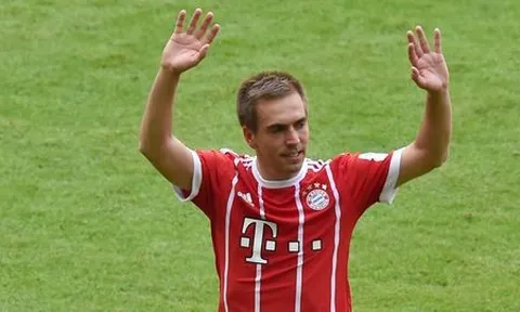 Khoảnh khắc chia tay đầy cảm xúc của Philipp Lahm trận gặp Freiburg