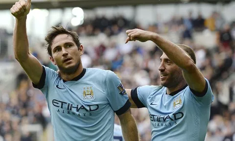 Khoảnh khắc Lampard làm rỉ máu fan Chelsea