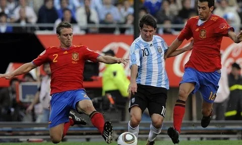 Khoảnh khắc Lionel Messi làm nhục ĐT Tây Ban Nha