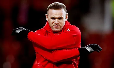 Không Ibrahimovic, M.U vẫn còn Rooney