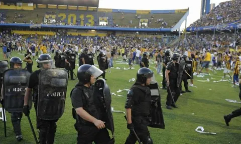 Không khí siêu nóng bỏng của các trận derby Nam Mỹ