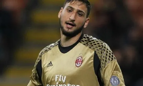 Không phải Buffon, Neuer mới chính là hình mẫu của Donnarumma