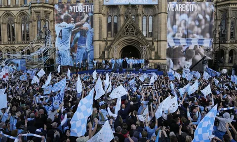 "Không phải đỏ, Manchester là màu xanh"
