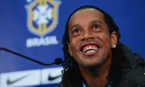 Khuấy động tháng 4 cùng 'Thánh quẩy' Ronaldinho