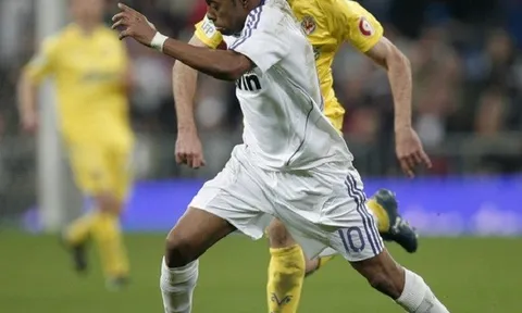 Kĩ thuật điêu luyện của Robinho