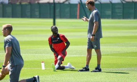 Klopp chăm sóc tận tình 'số 8' mới của Liverpool tại Melwood