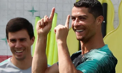 Knockout các ông lớn: Messi, Ronaldo có bị loại cùng một ngày?