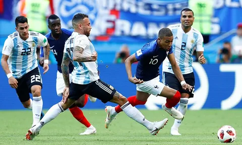 Kylian Mbappe sẵn sàng kế thừa di sản của Ronaldo, Messi