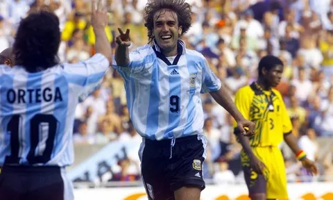 Làng bóng đá sắp thấy huyền thoại Batistuta tái xuất