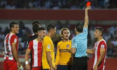 Lăng mạ trọng tài, Griezmann có nguy cơ nhận án phạt nặng
