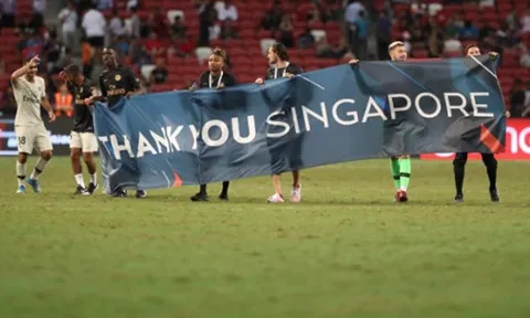 Lập siêu phẩm chưa đủ, PSG còn tri ân khán giả Singapore bằng cách này