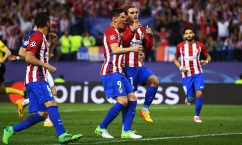 Leicester thất thủ vì quả 11m tranh cãi của Griezmann