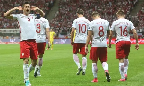 Chùm ảnh: Lewandowski nổ hat-trick, Ba Lan dễ dàng huỷ diệt Romania