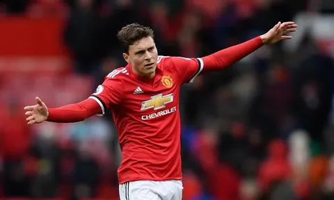 Đem Lindelof cho mượn, Mourinho tức tốc hỏi mua 2 trung vệ