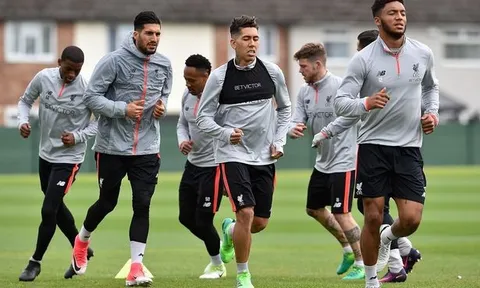 Chùm ảnh: Vắng Mane & Henderson, sân tập Liverpool vẫn rộn tiếng cười