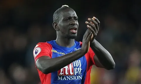 Liverpool khiến Roma 'tím mặt' vì hỏi mua Sakho